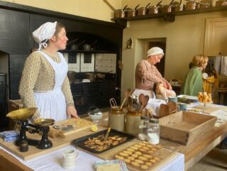 We return this weekend for our ‘Asparagus & Cakes’ theme in the historic kitchen Audley End House and Gardens 

The asparagus comes from the historic kitchen gardens and this weekend you can find Mr. Vert the head gardener in 1881, working and sharing tips.

#audleyendhouse
#historicalinterpretation
#victoriancooking
#mrscrocombe